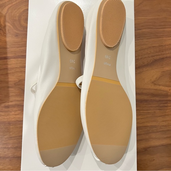 Shop Peche Parker white ballet flat / Mary Jane - Picture 3 of 3